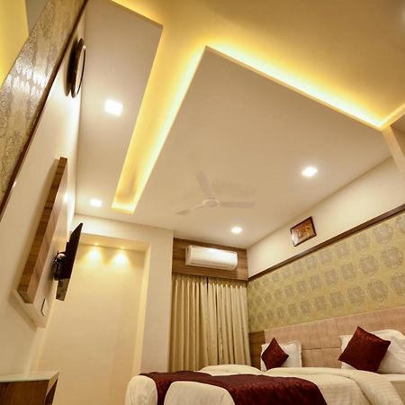 Hotel Repose Ahmedabad Luaran gambar