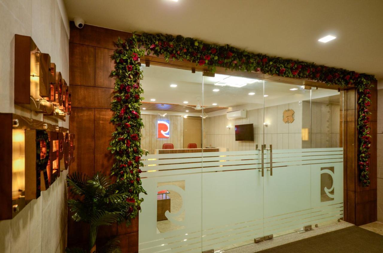 Hotel Repose Ahmedabad Luaran gambar