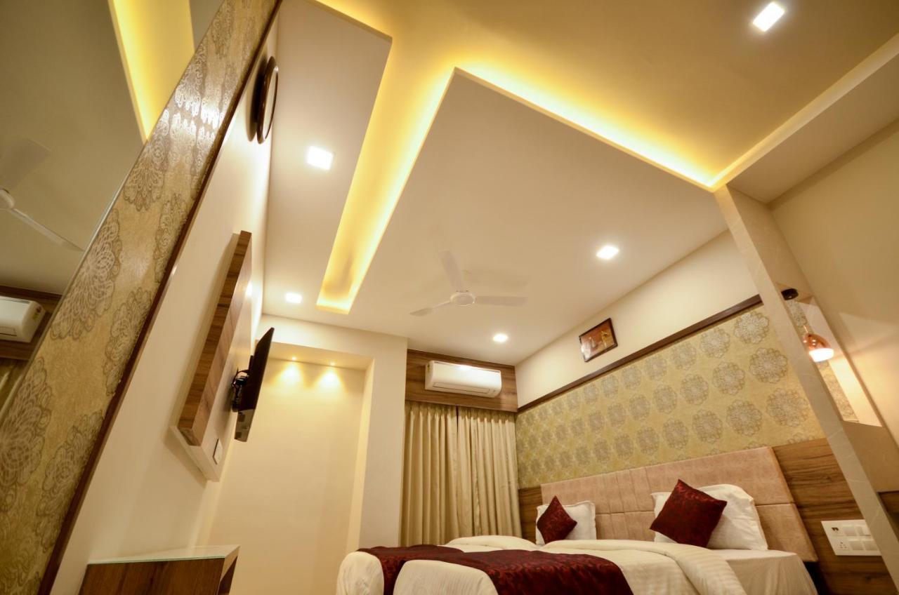 Hotel Repose Ahmedabad Luaran gambar