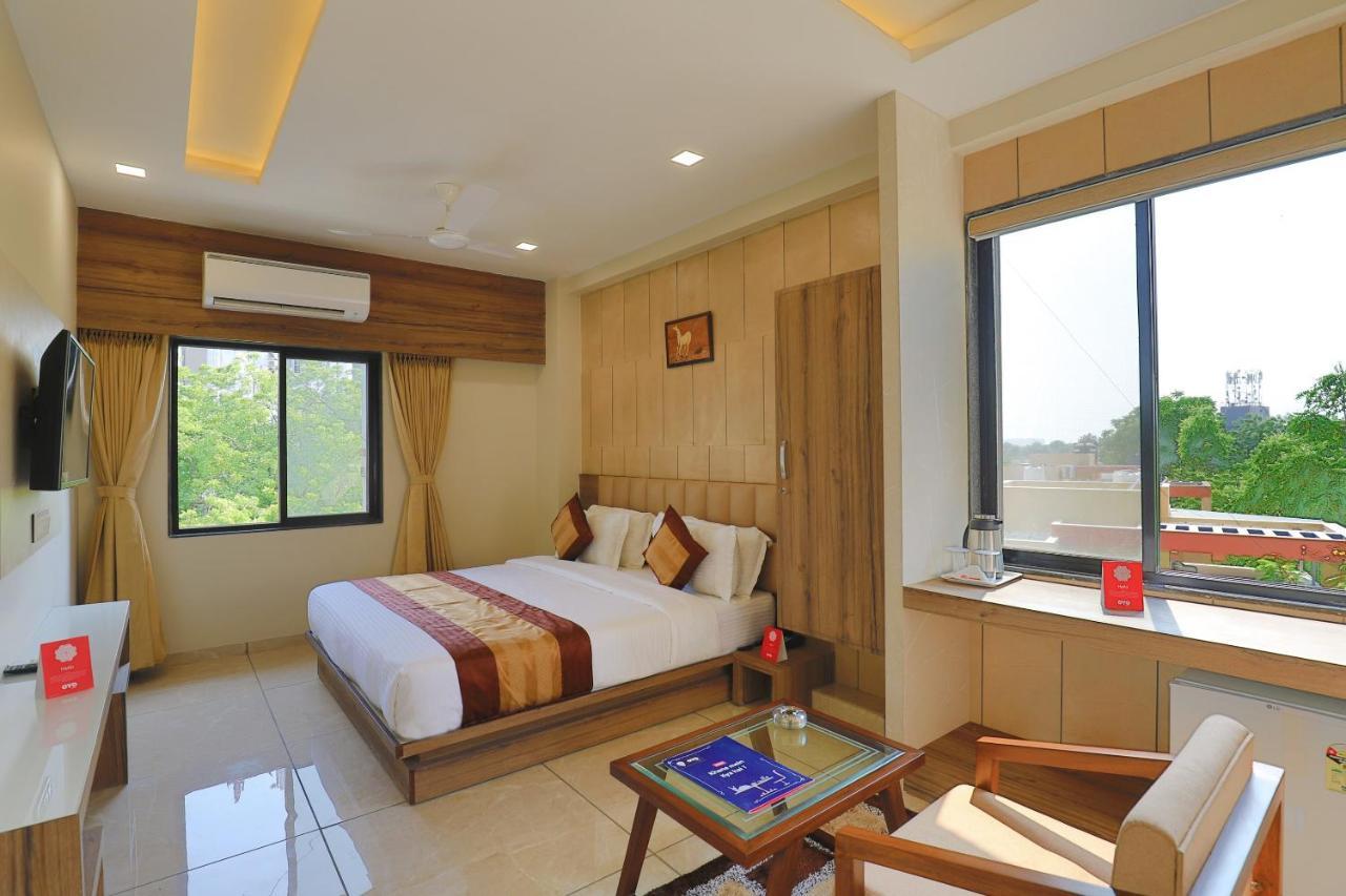 Hotel Repose Ahmedabad Luaran gambar