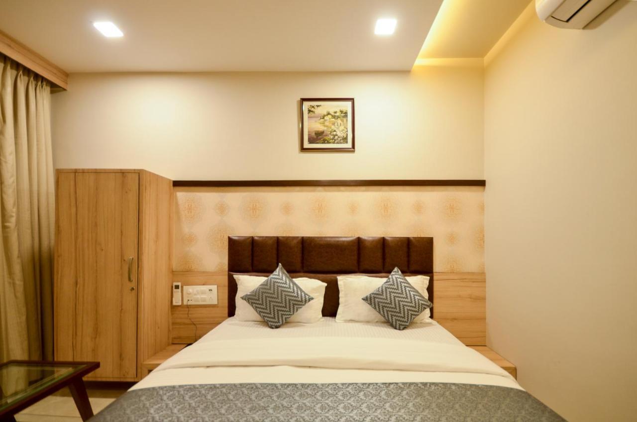 Hotel Repose Ahmedabad Luaran gambar