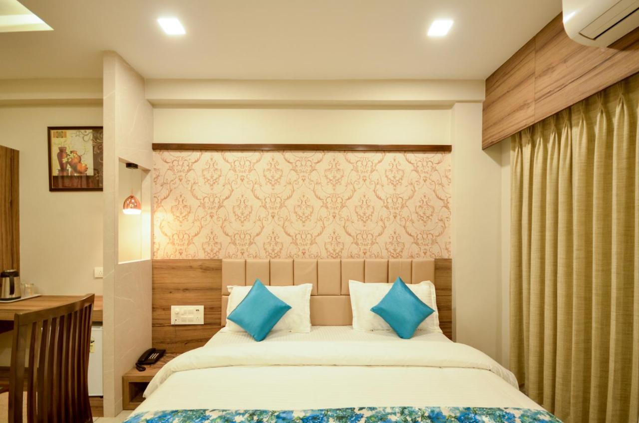 Hotel Repose Ahmedabad Luaran gambar