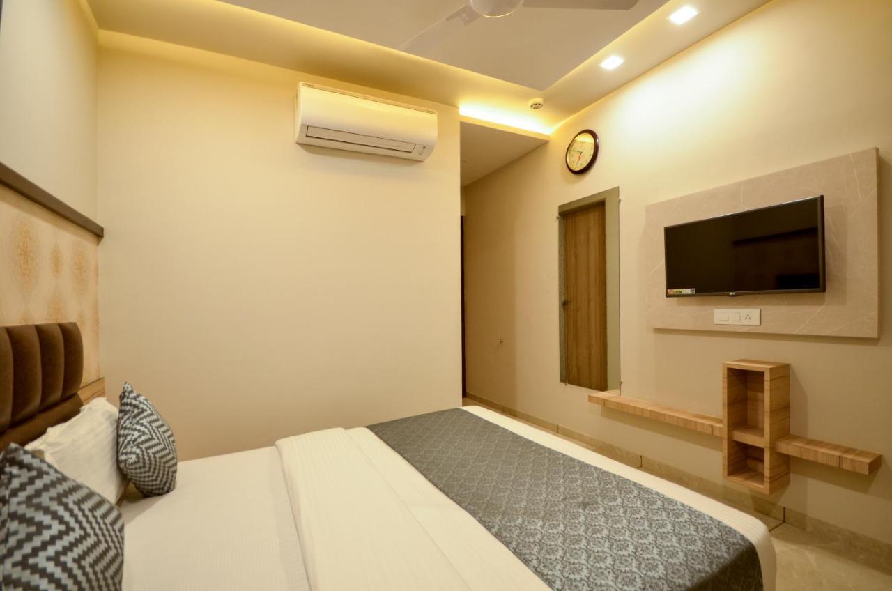 Hotel Repose Ahmedabad Luaran gambar