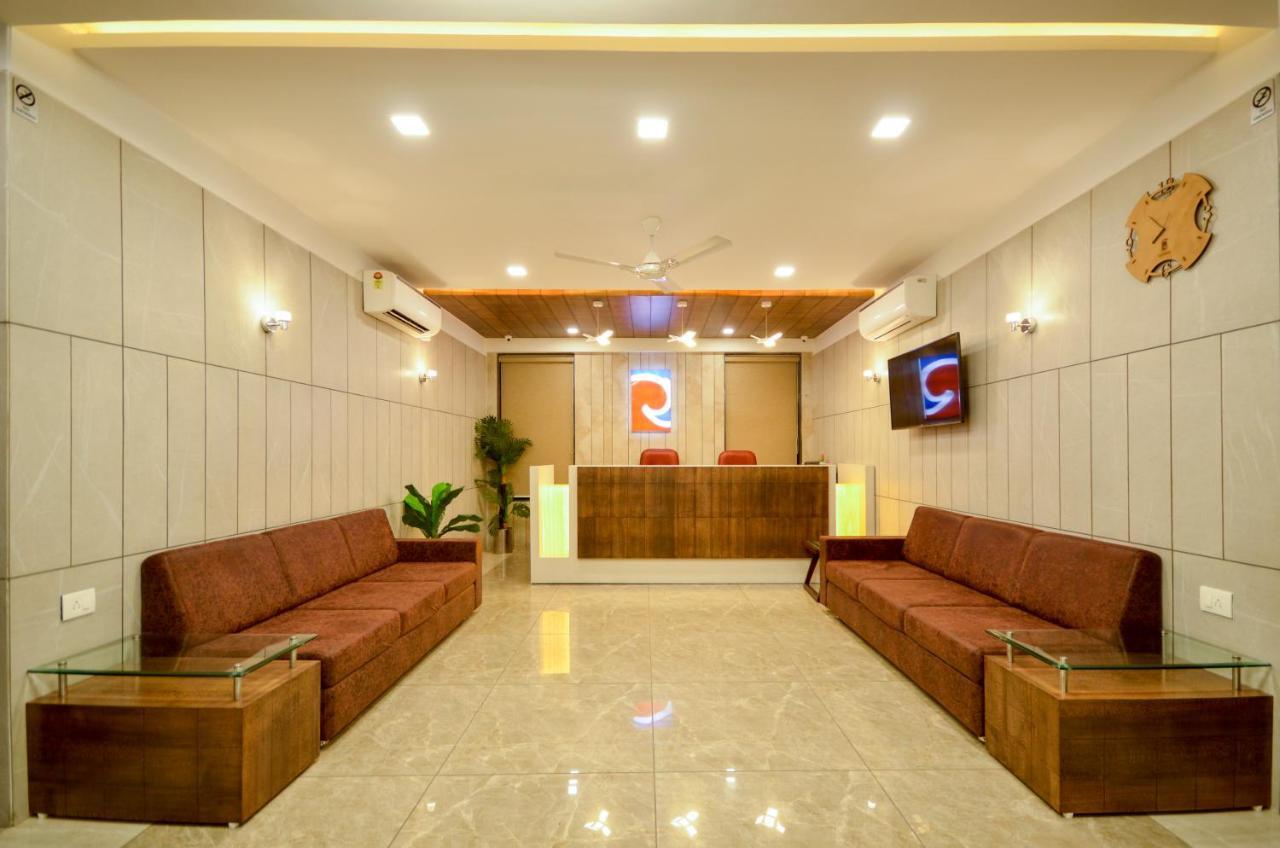 Hotel Repose Ahmedabad Luaran gambar