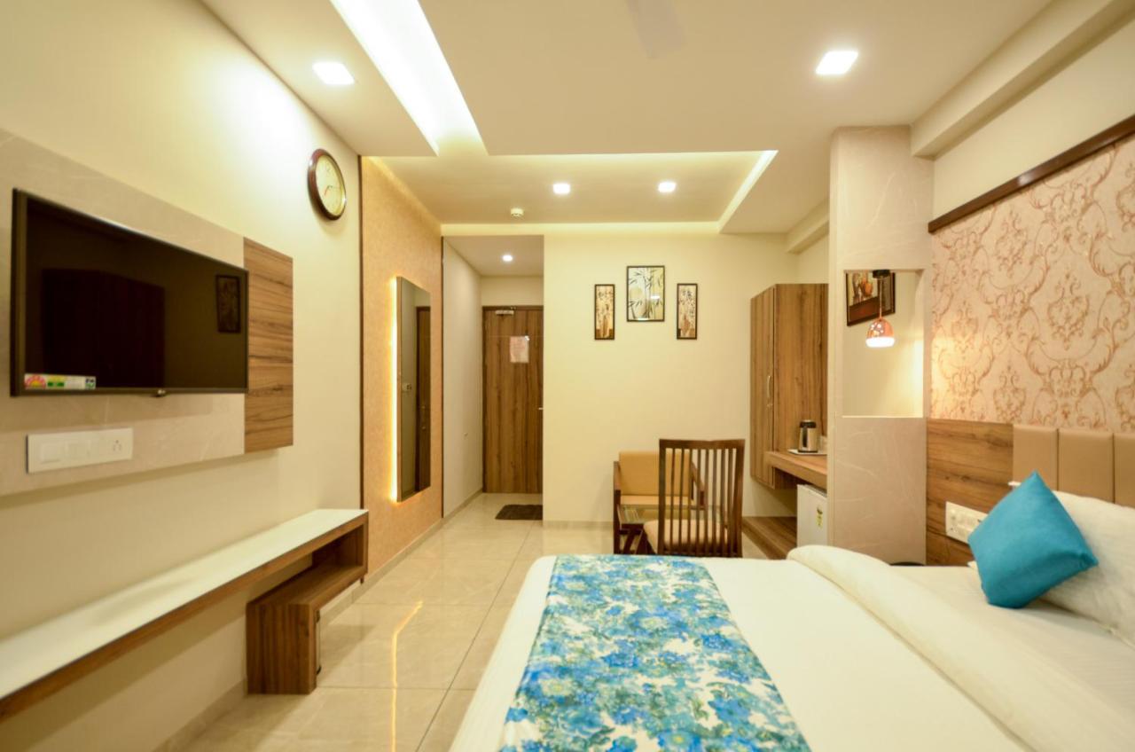 Hotel Repose Ahmedabad Luaran gambar