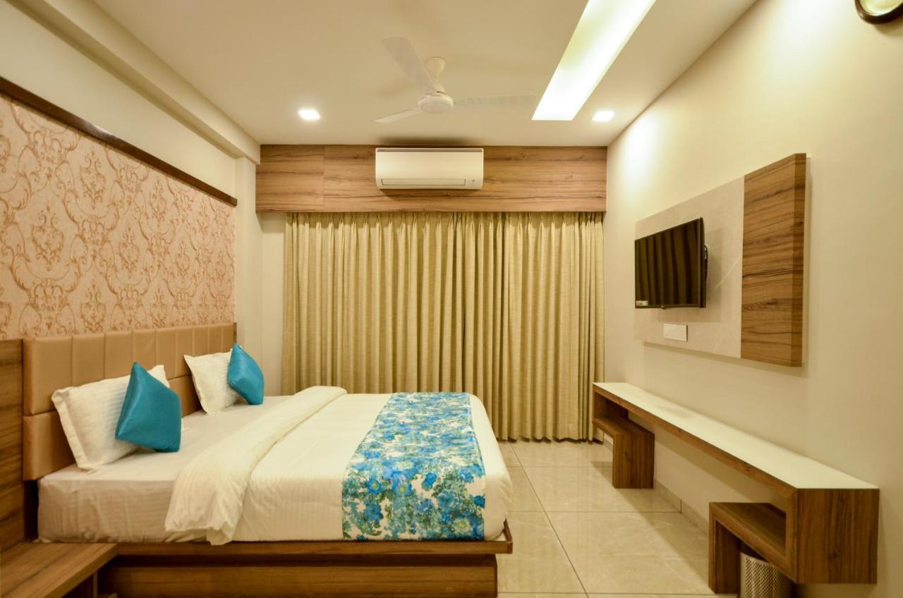 Hotel Repose Ahmedabad Luaran gambar